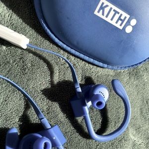 Powerbeats2 Wireless Earphones